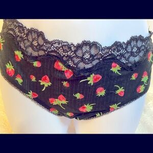 Victoria Secret  sexy  Hiphugger/Hipster Panties M